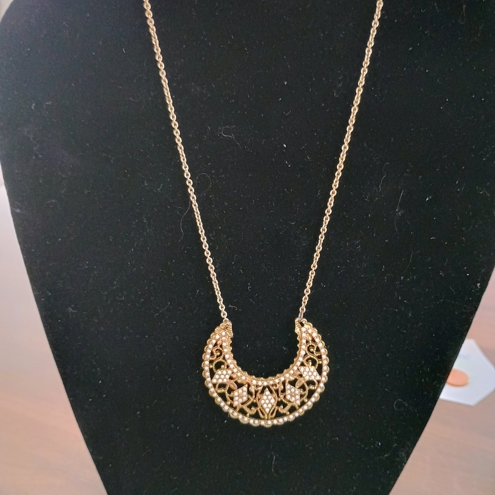 Elegant Gold Necklace